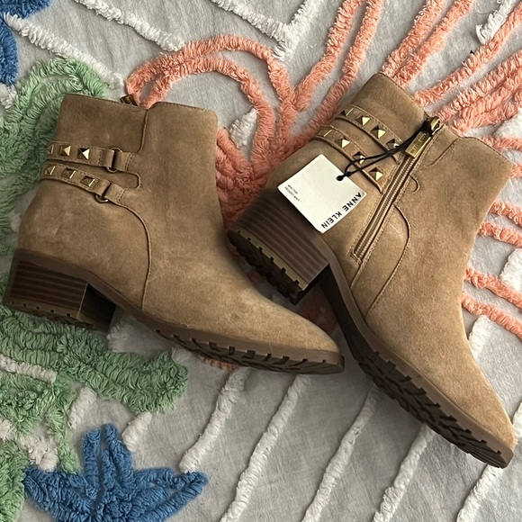NWT Anne Klein Suede Gold Stud Bootie - Picture 1 of 5